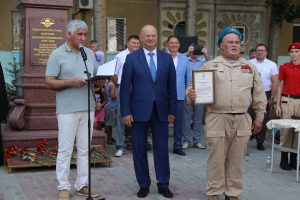 Астраханские патриоты на праздновании 92-й годовщины со дня образования Воздушно-десантных войск